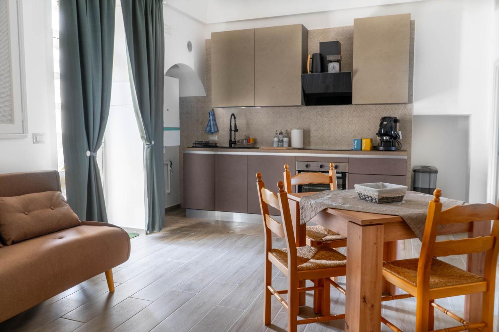 Nonna Chiara Apartment Locorotondo Bagian luar foto